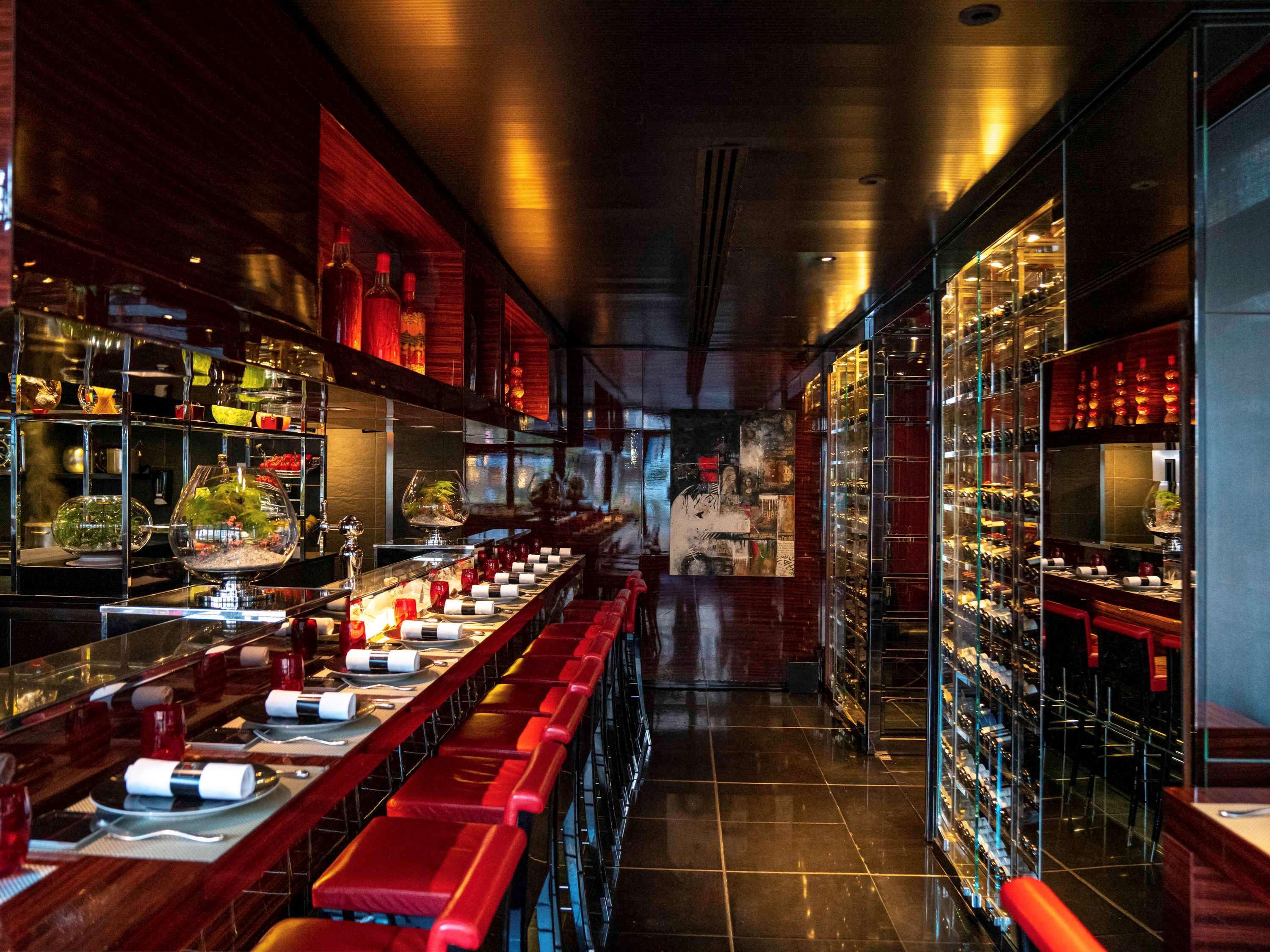호텔 퐁 로얄 파리 외부 사진 The bar at the restaurant