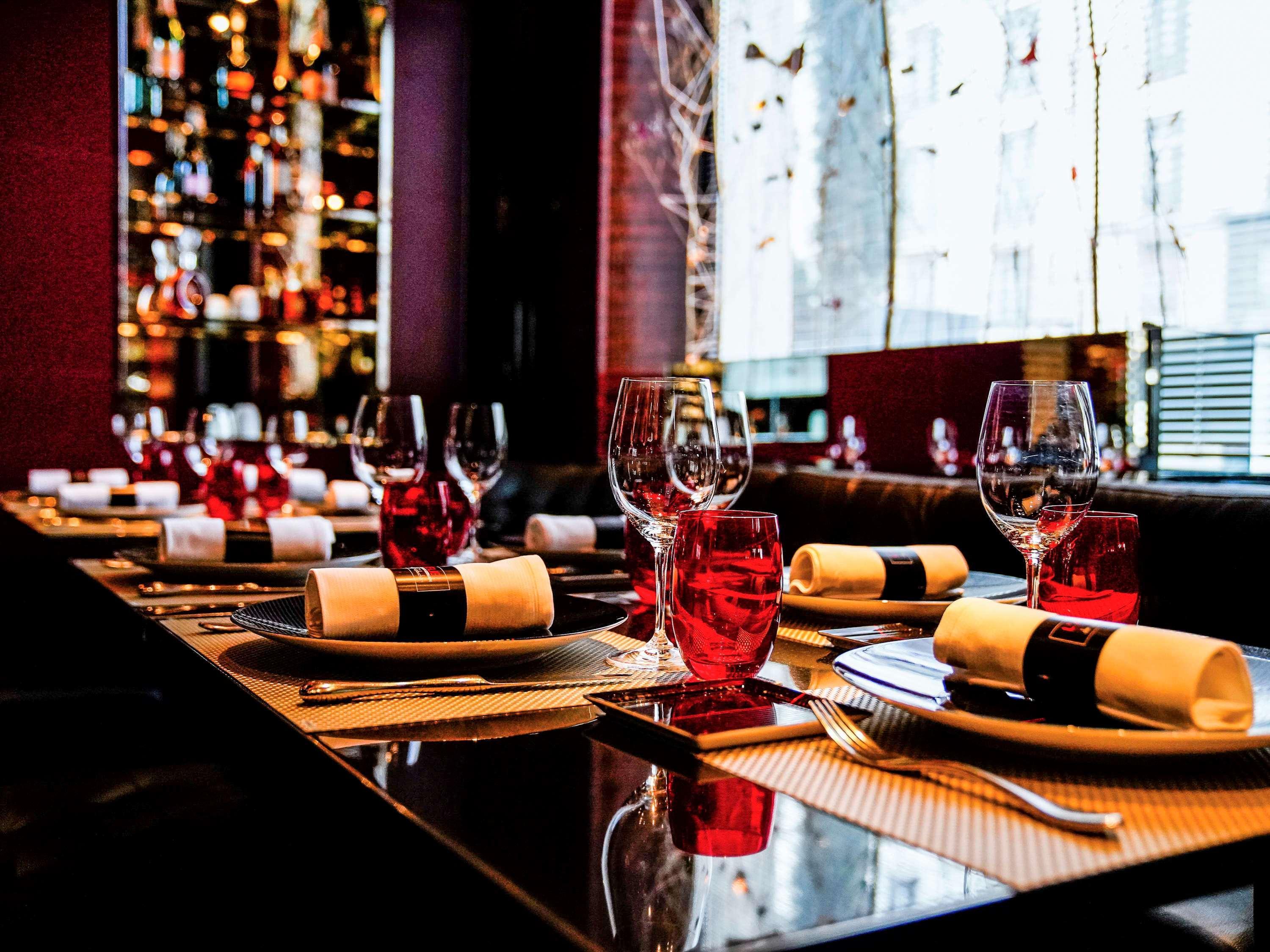 호텔 퐁 로얄 파리 외부 사진 The interior of the restaurant