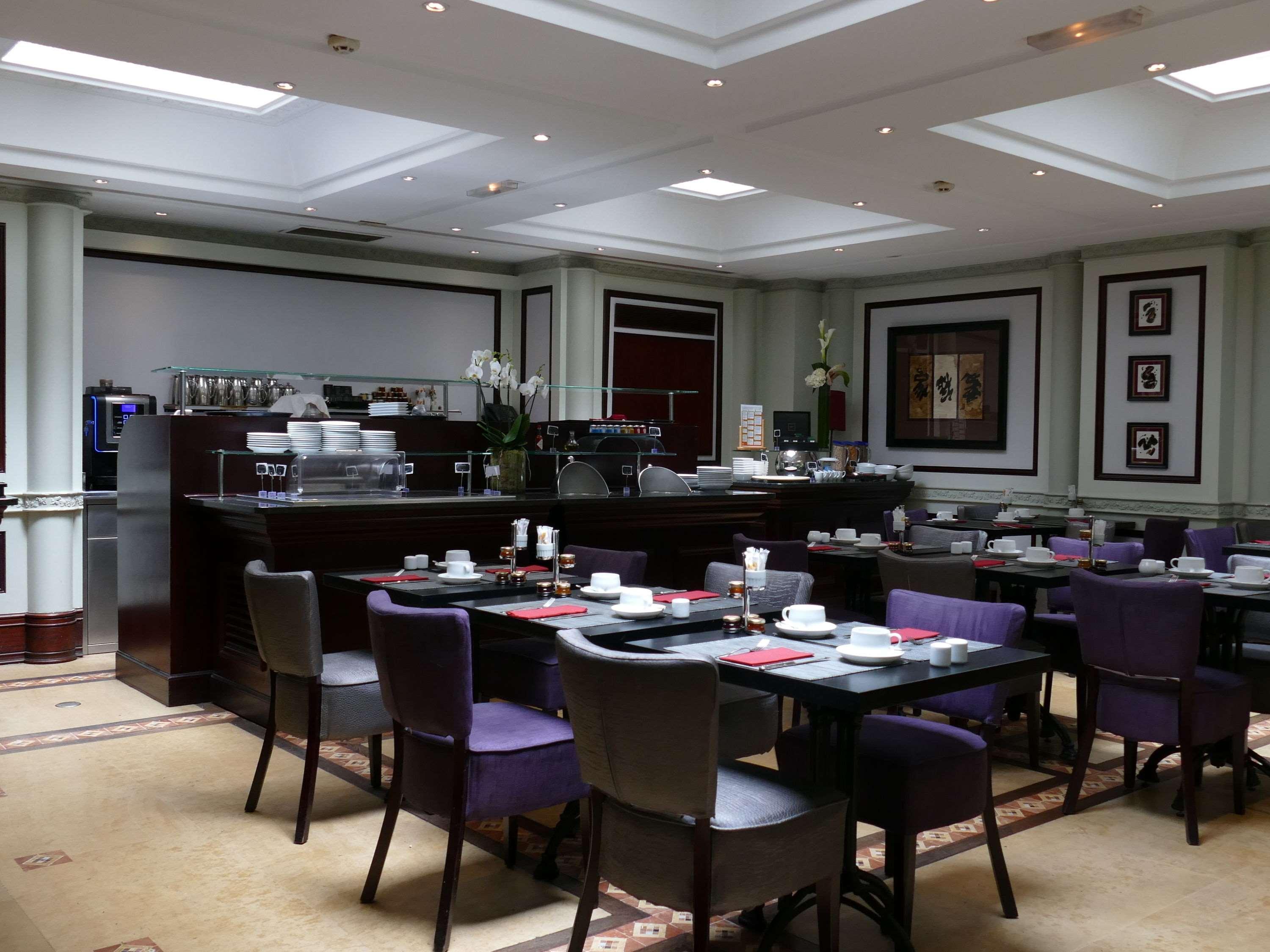 호텔 퐁 로얄 파리 외부 사진 The interior of the restaurant